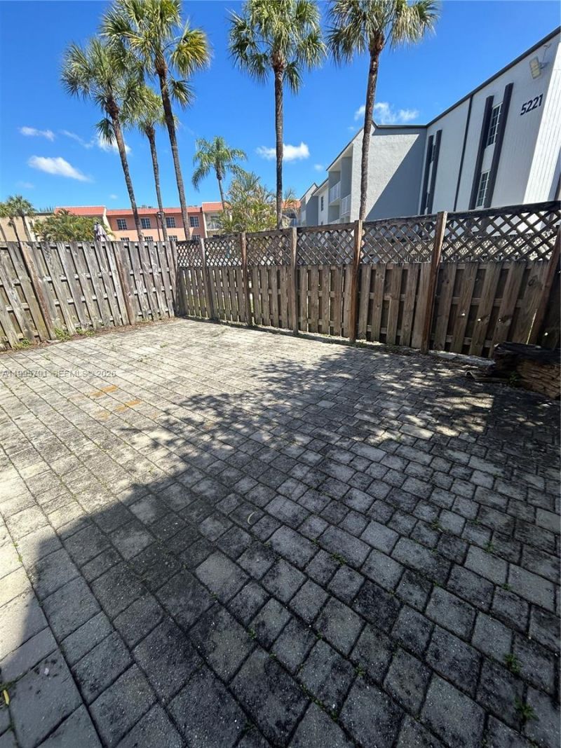 5201 Geneva Way, Unit 113, Doral, FL 33166 Photo