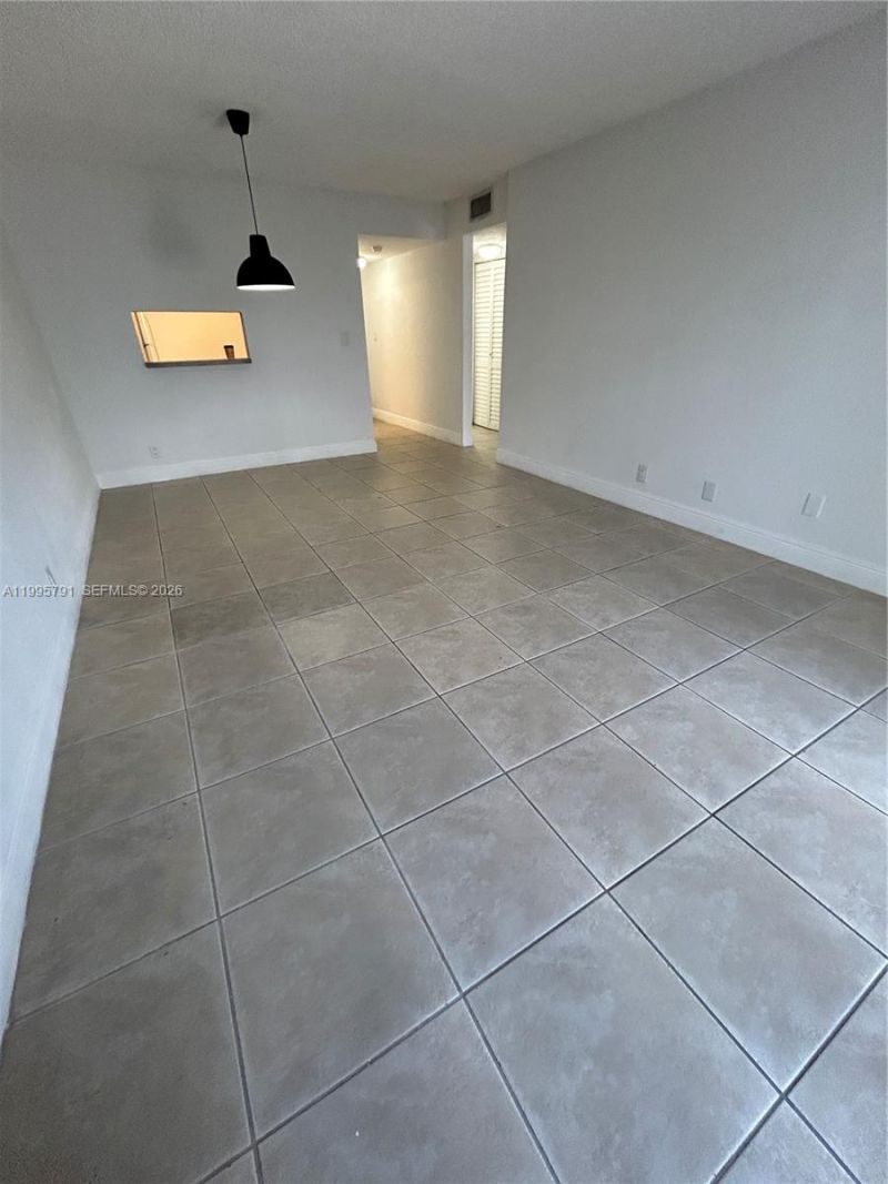 5201 Geneva Way, Unit 113, Doral, FL 33166 Photo