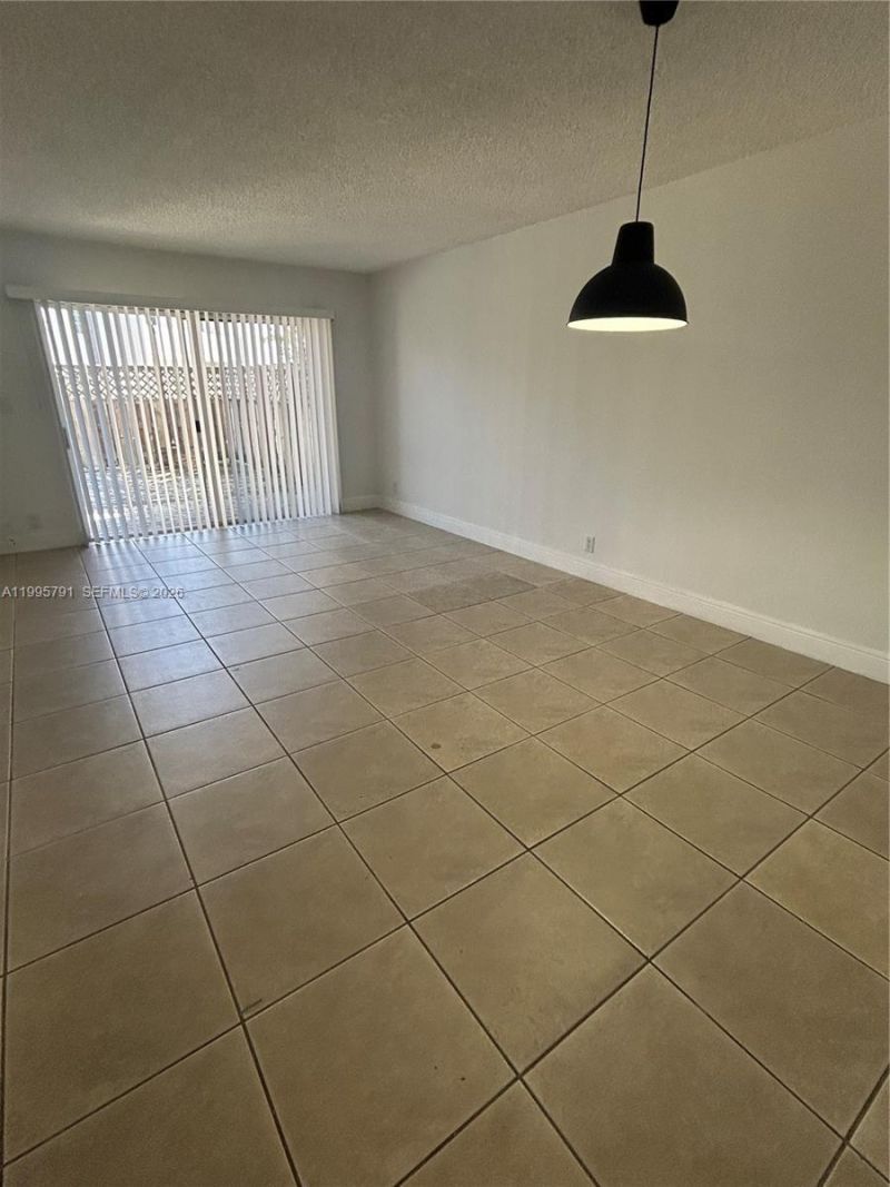 5201 Geneva Way, Unit 113, Doral, FL 33166 Photo