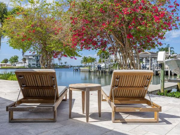 3932 VERSAILLES DRIVE, TAMPA, FL 33634