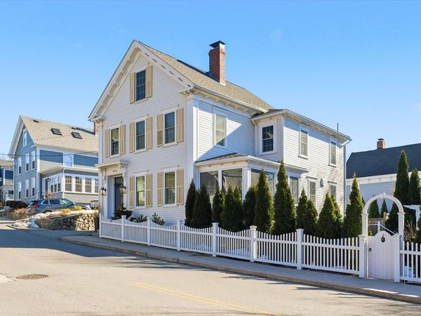 1 Rocky Hill, Amesbury, MA 01913