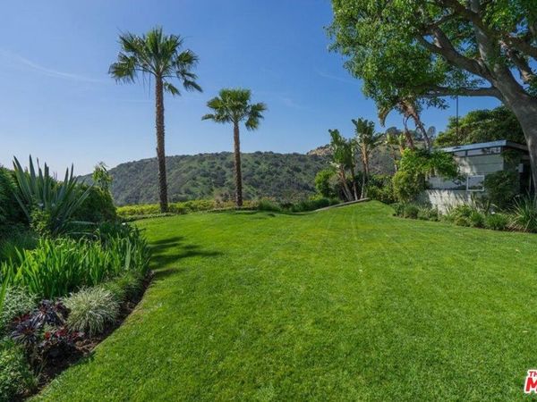 2439 Carman Crest Drive , Los Angeles, CA 90068
