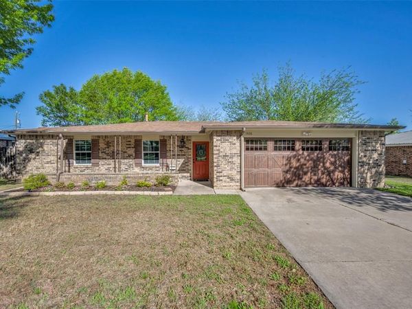 1406 Jackson Street, Bowie, TX 76230