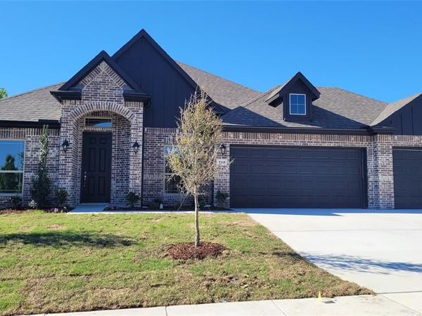 710 Alaina Drive , DeSoto, TX 75115
