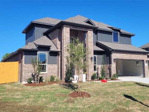 1023 Ella Drive, DeSoto, TX 75115