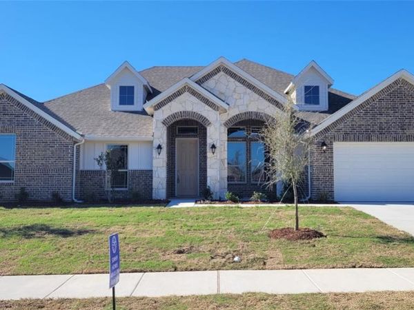 706 Alaina Drive, DeSoto, TX 75115