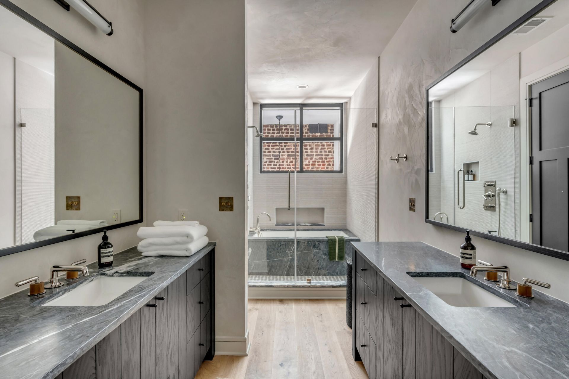 71 Wentworth Street Photo 30