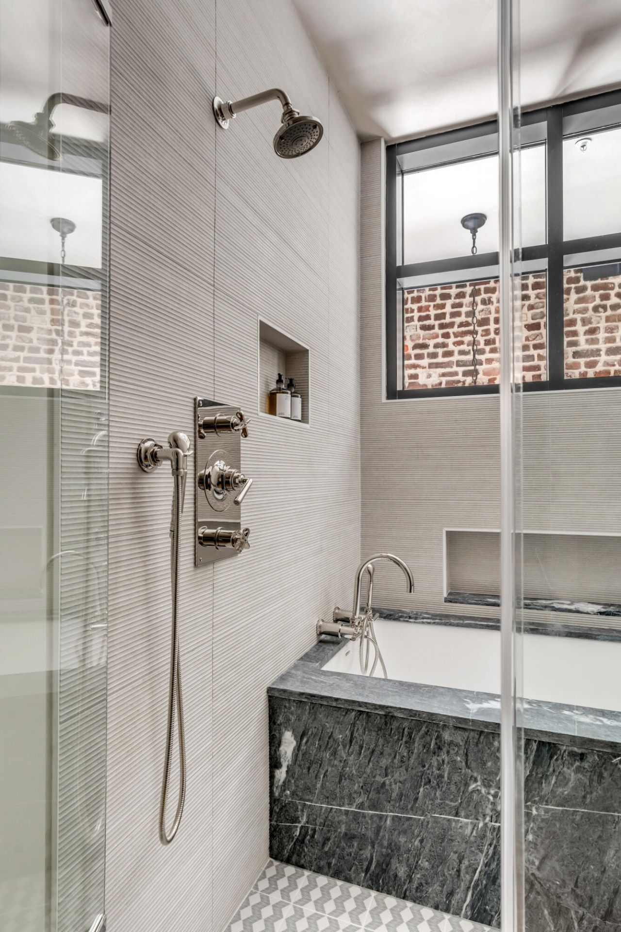 71 Wentworth Street Photo 32