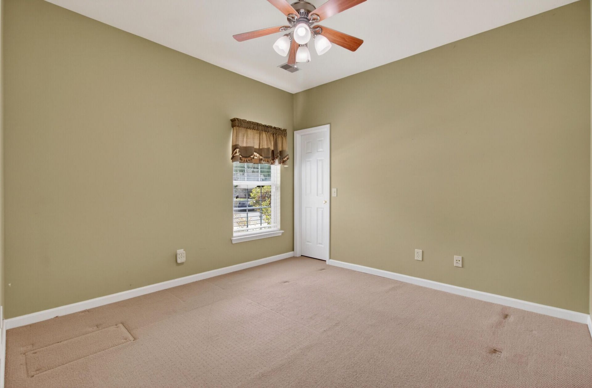 152 Back Tee Circle Photo 23