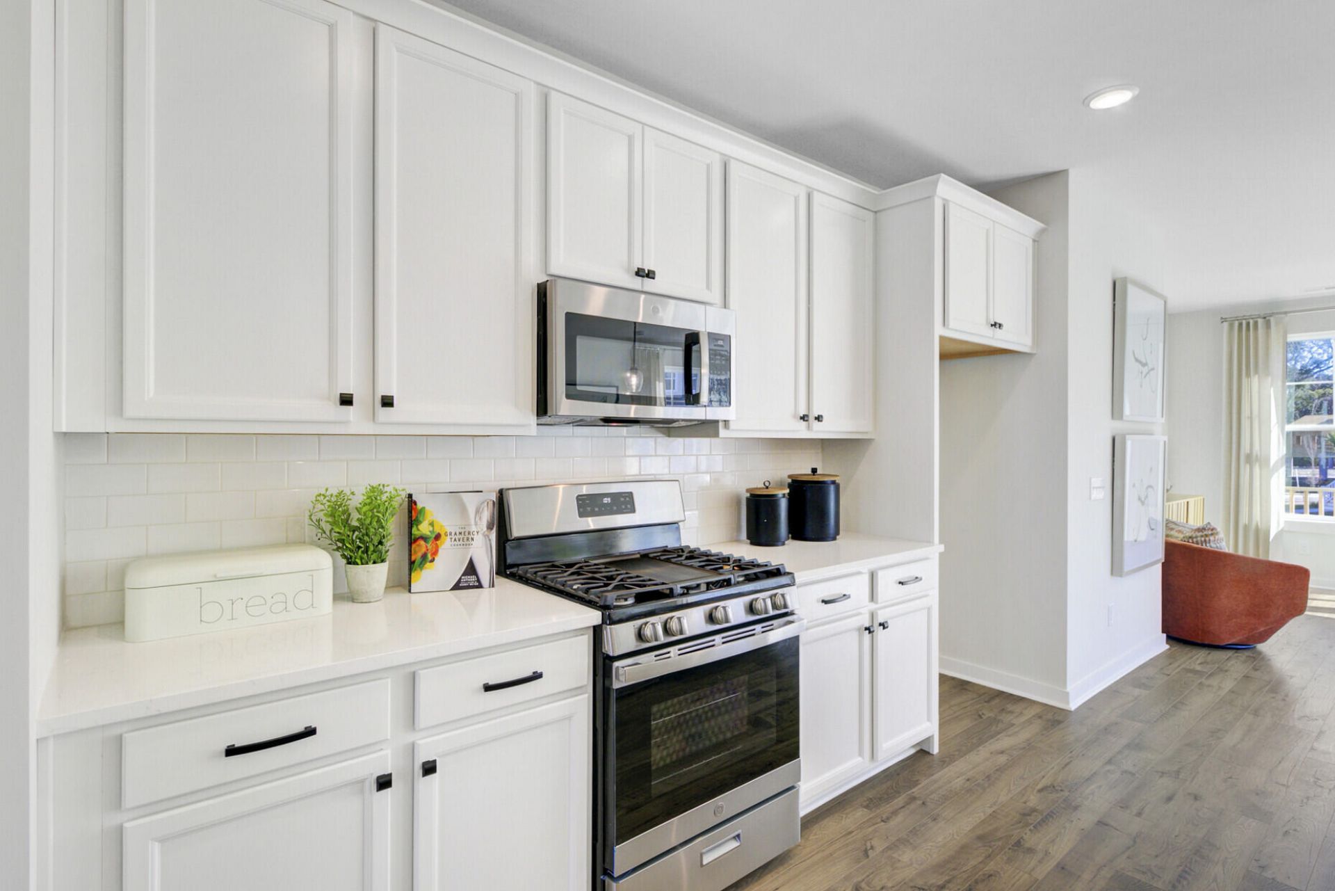 425 Caledon Court Photo 4