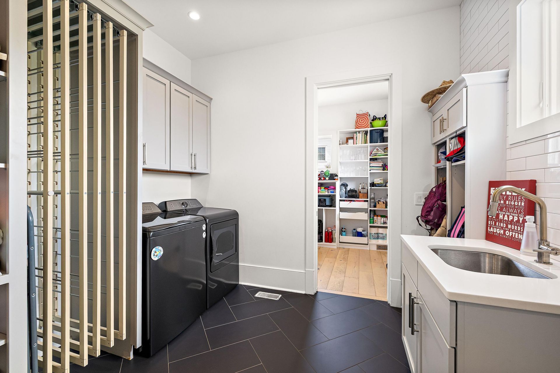 571 Wading Place Photo 13