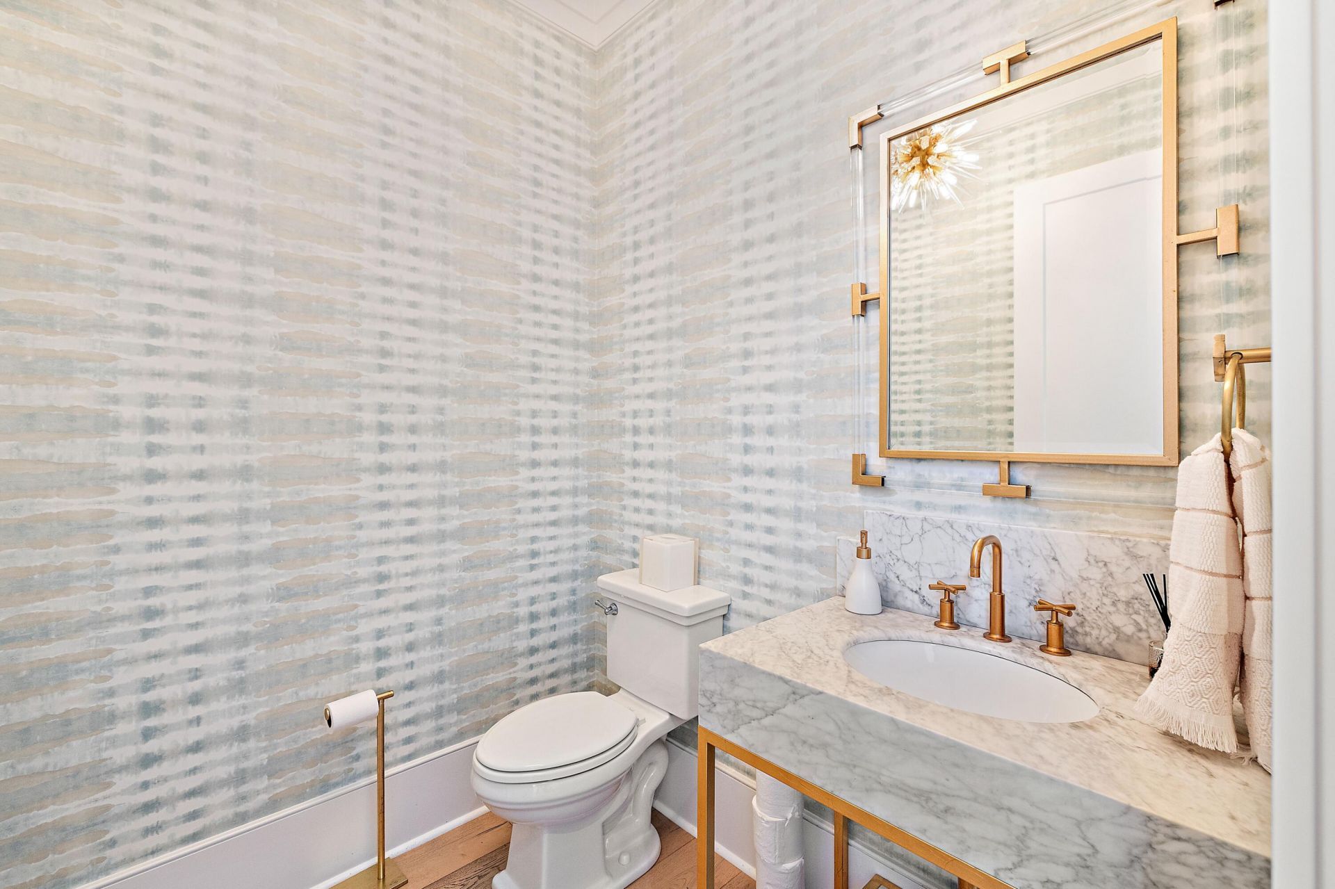 571 Wading Place Photo 13