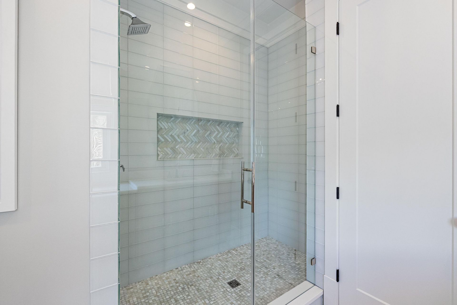 571 Wading Place Photo 18