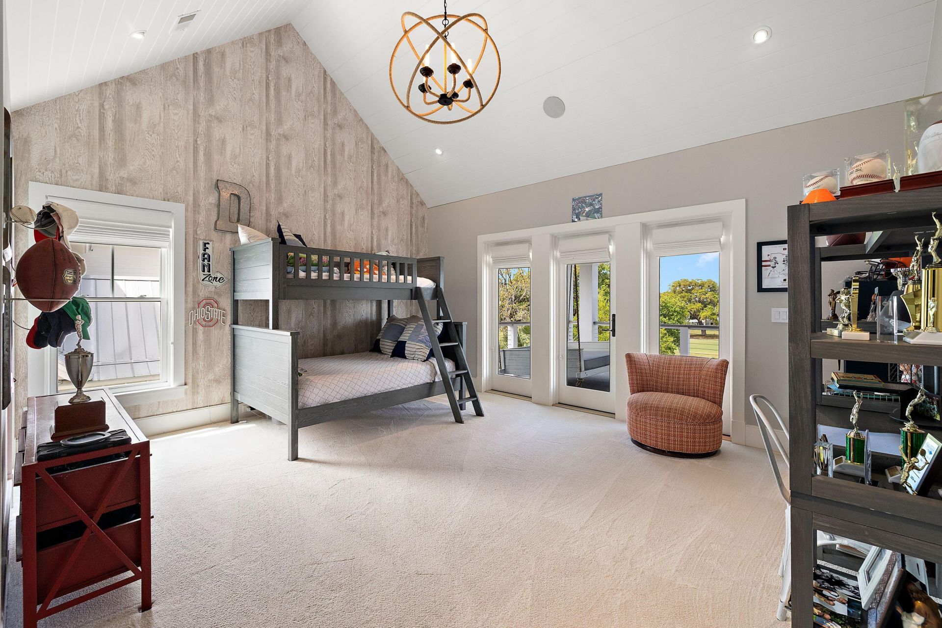 571 Wading Place Photo 32