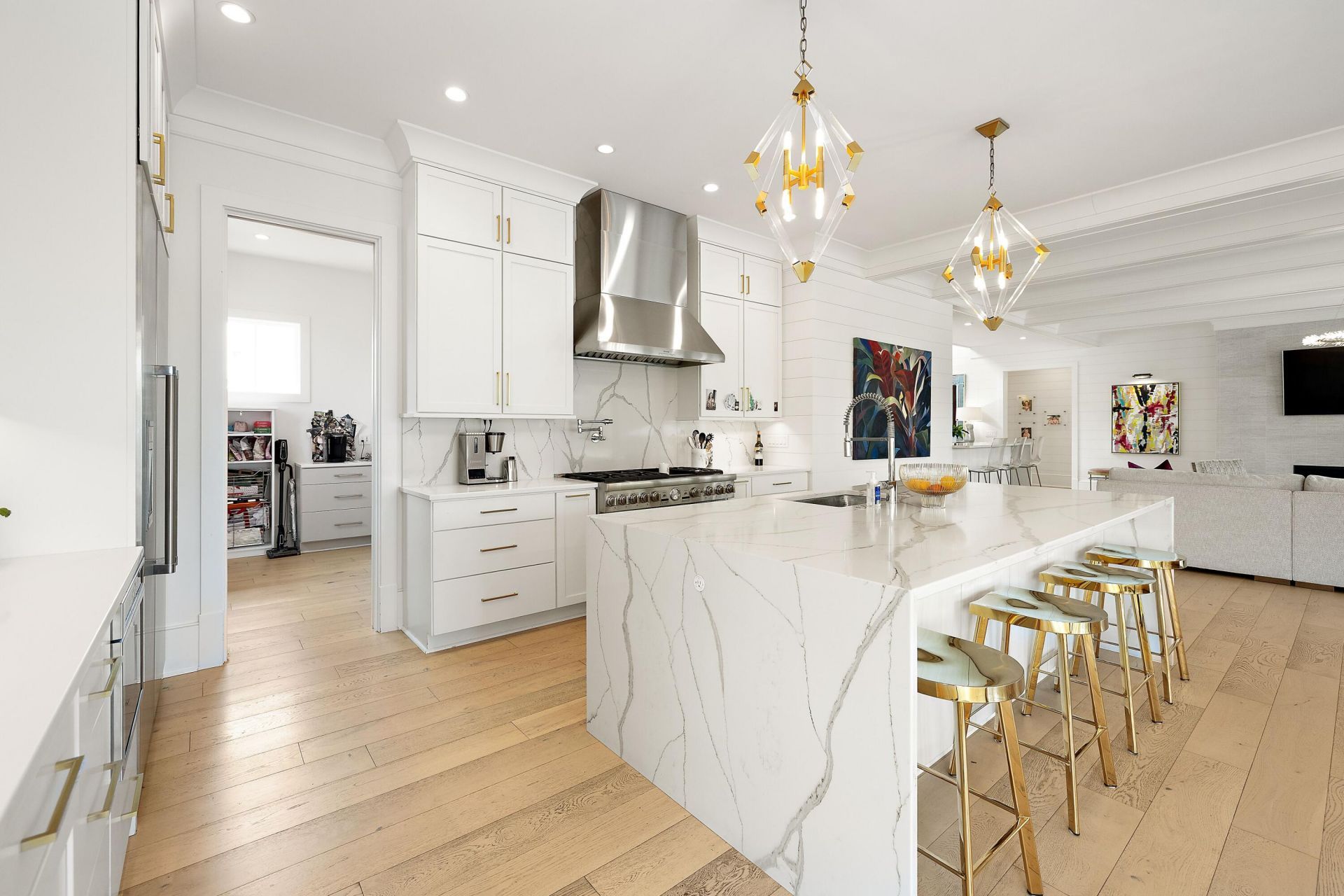 571 Wading Place Photo 9