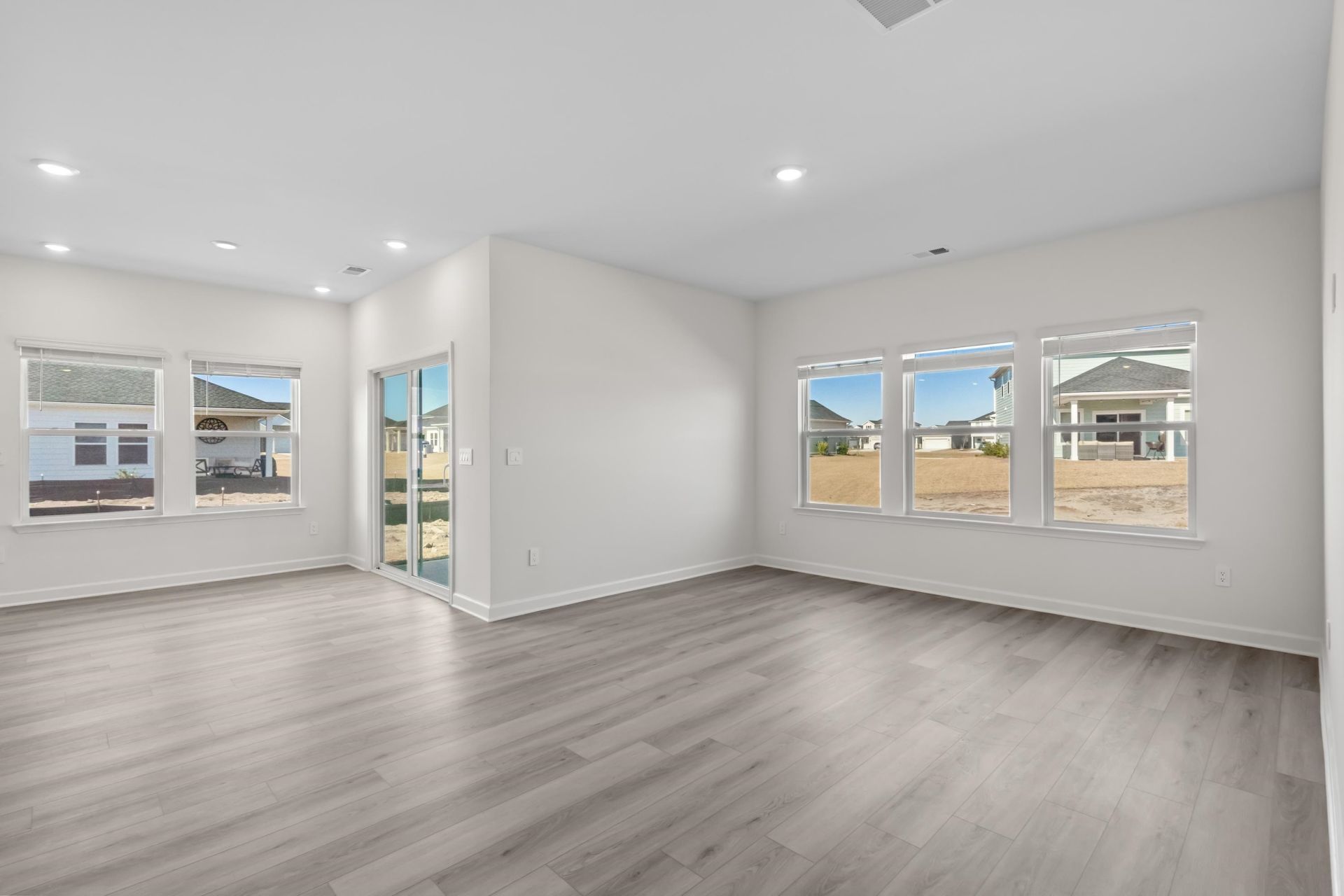 995 Lauryn Oak Loop Photo 10