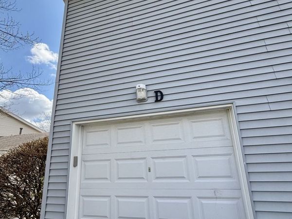 330 Hampton Court , Unit D, Bloomingdale, IL 60108