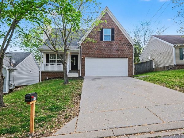 913 Tom Hailey Blvd , La Vergne, TN 37086