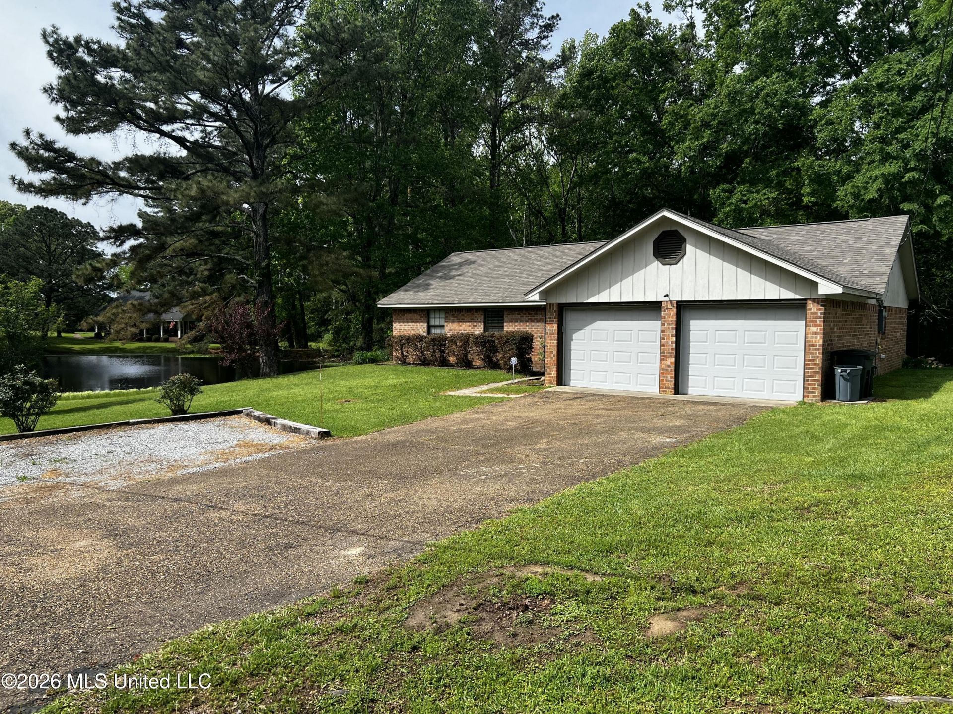135 Rolling Hills Boulevard, Florence, MS 39073 Main Photo