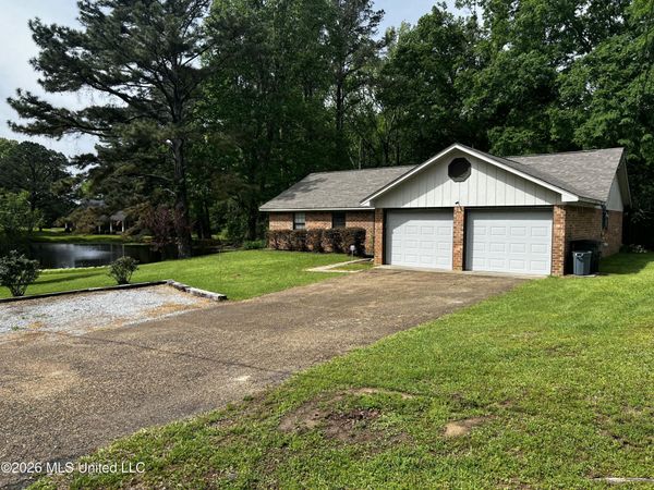 135 Rolling Hills Boulevard, Florence, MS 39073