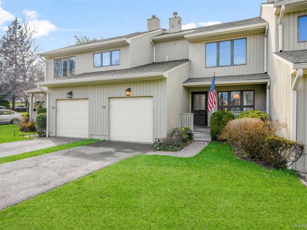 16 Tulip Tree Lane, Mamaroneck, NY 10543