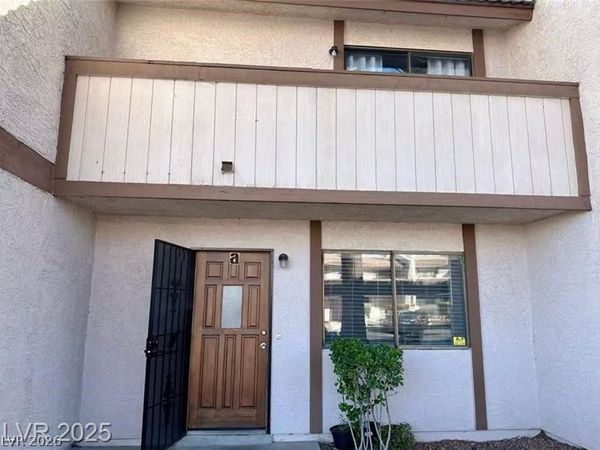 5241 Janfred Court , Unit 18, Las Vegas, NV 89103