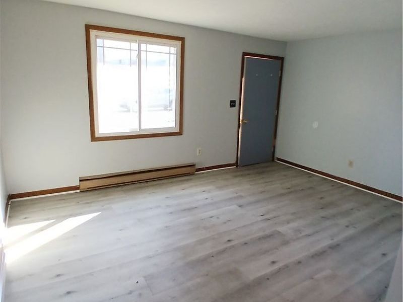 31 Elm Street, Unit B3, Struthers, OH 44471 Photo 2