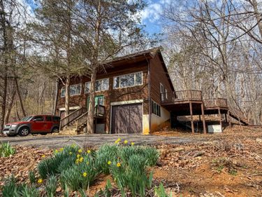 448 HOLLOW Ln , Lexington, VA 24450