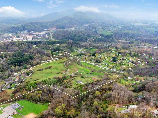 618 Beaverdam Street , Canton, NC 28716