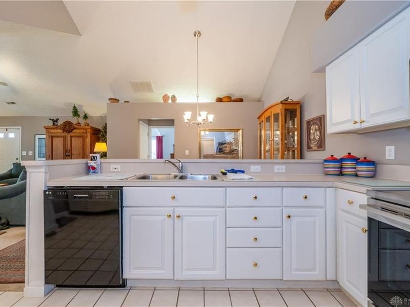 139 Edinburgh Village Drive, Centerville, OH 45458 Photo 11