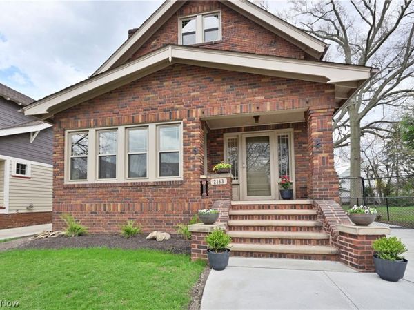 2163 Waterbury Road , Lakewood, OH 44107