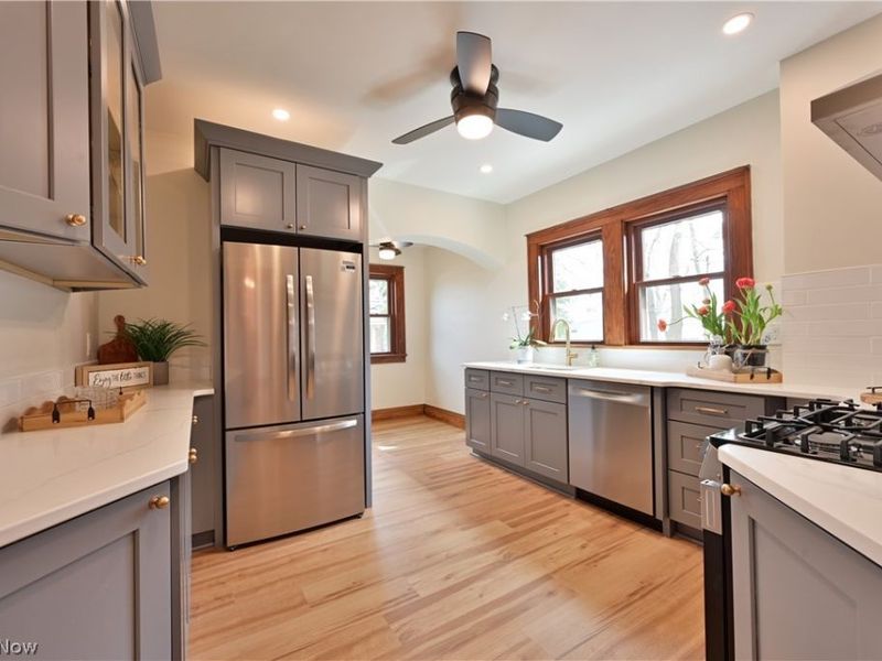 2163 Waterbury Road, Lakewood, OH 44107 Photo 19