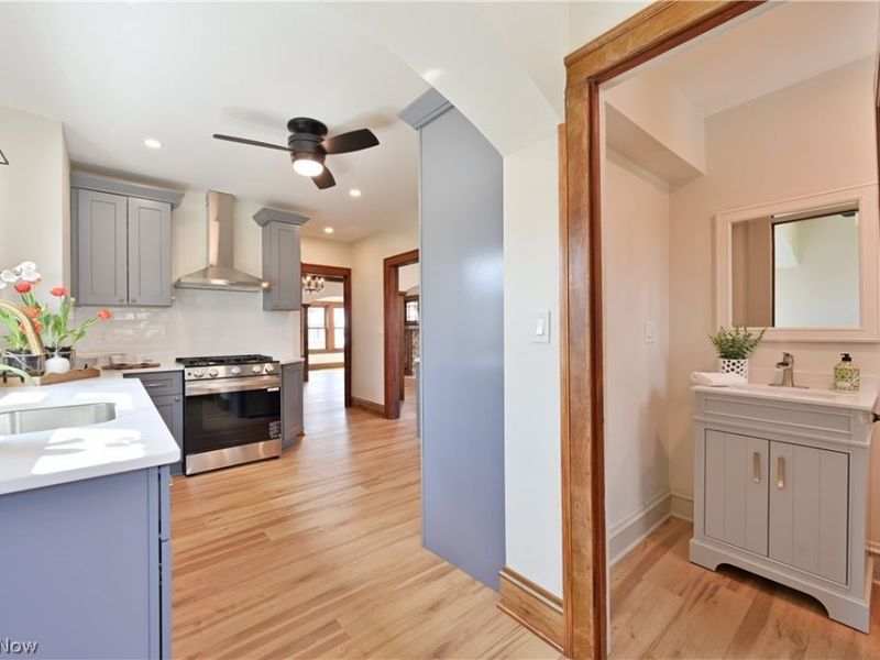 2163 Waterbury Road, Lakewood, OH 44107 Photo 21