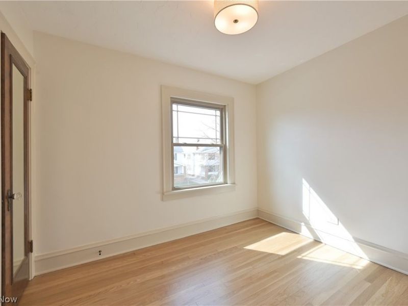 2163 Waterbury Road, Lakewood, OH 44107 Photo 32