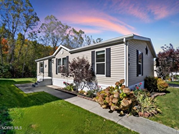 573 Waterview Circle, Lima, OH 45804