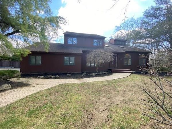 6 Liberty Lane , Miller Place, NY 11764