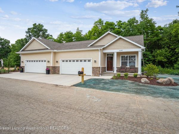 6195 Hilltop Court, Bath, MI 48808