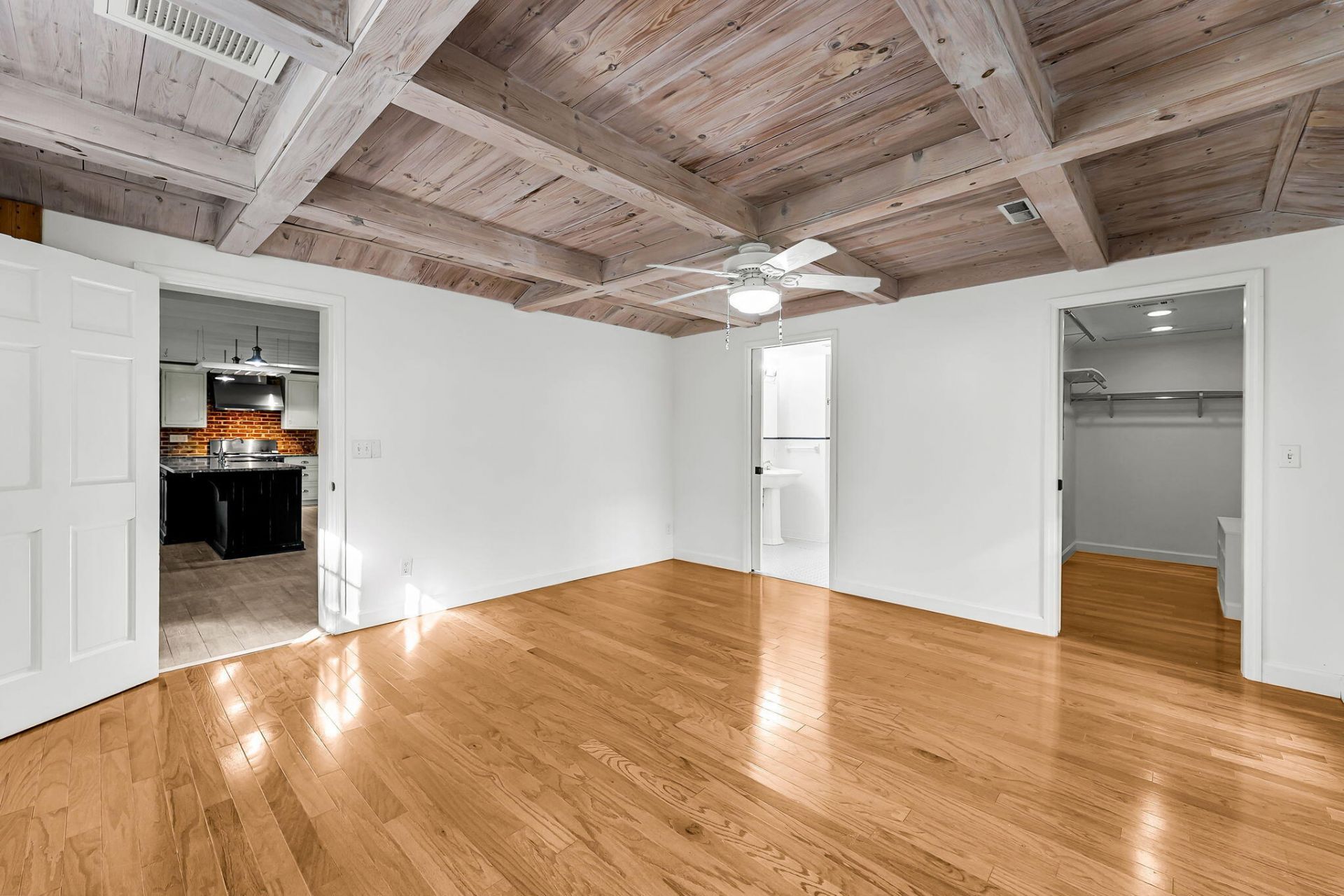 706 Sterling Drive Photo 10