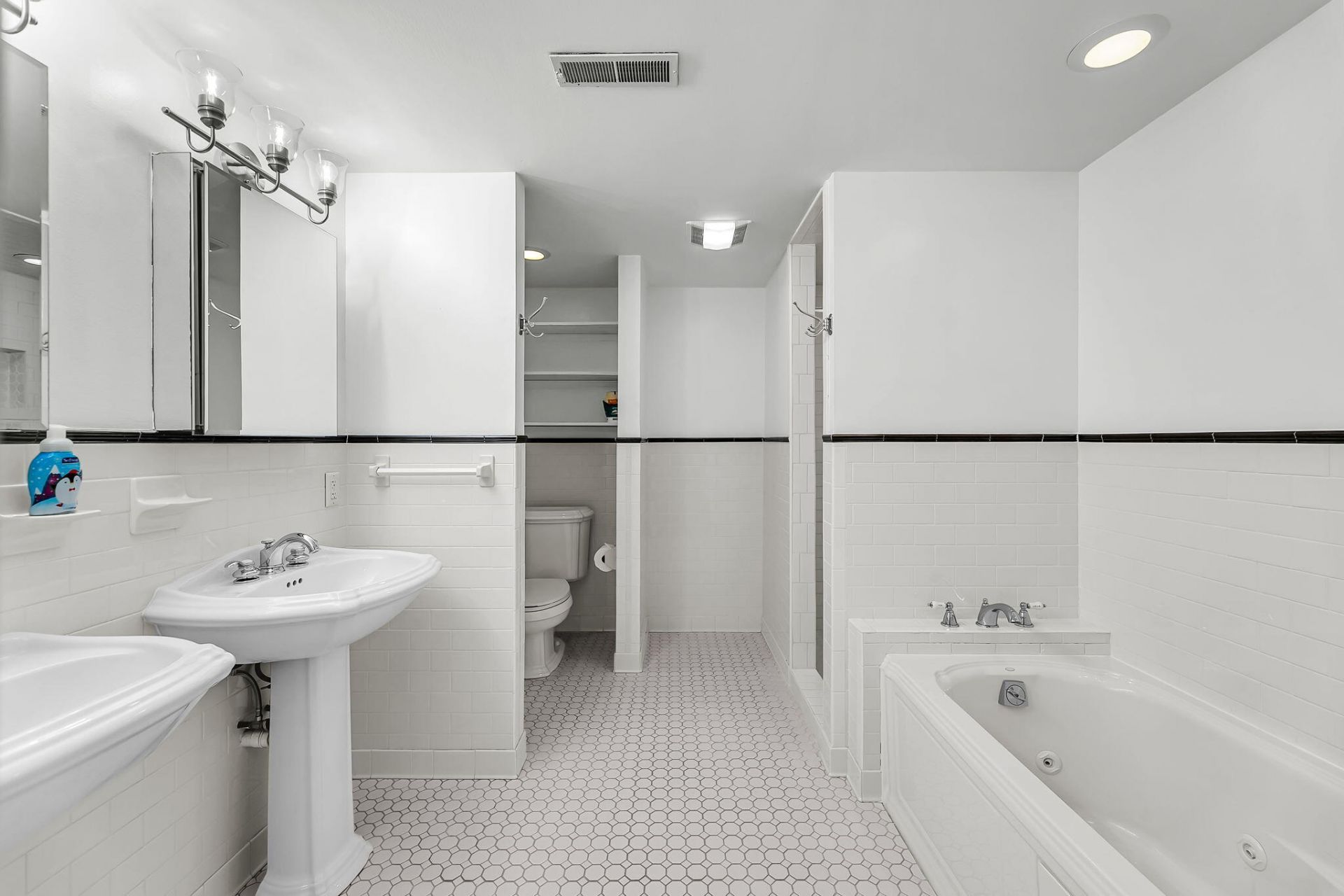 706 Sterling Drive Photo 12