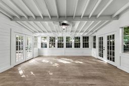 706 Sterling Drive photo 4