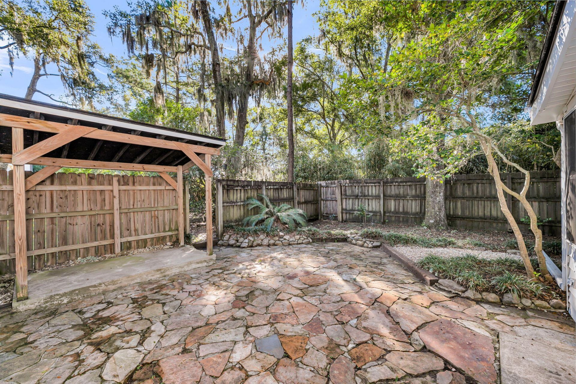 706 Sterling Drive Photo 32