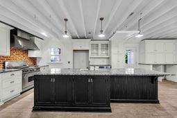 706 Sterling Drive photo 4