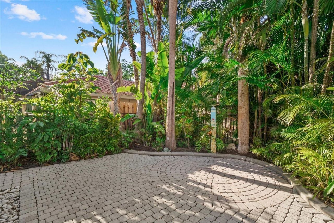 4891 Peregrine Point E, Sarasota, FL 34231 Photo