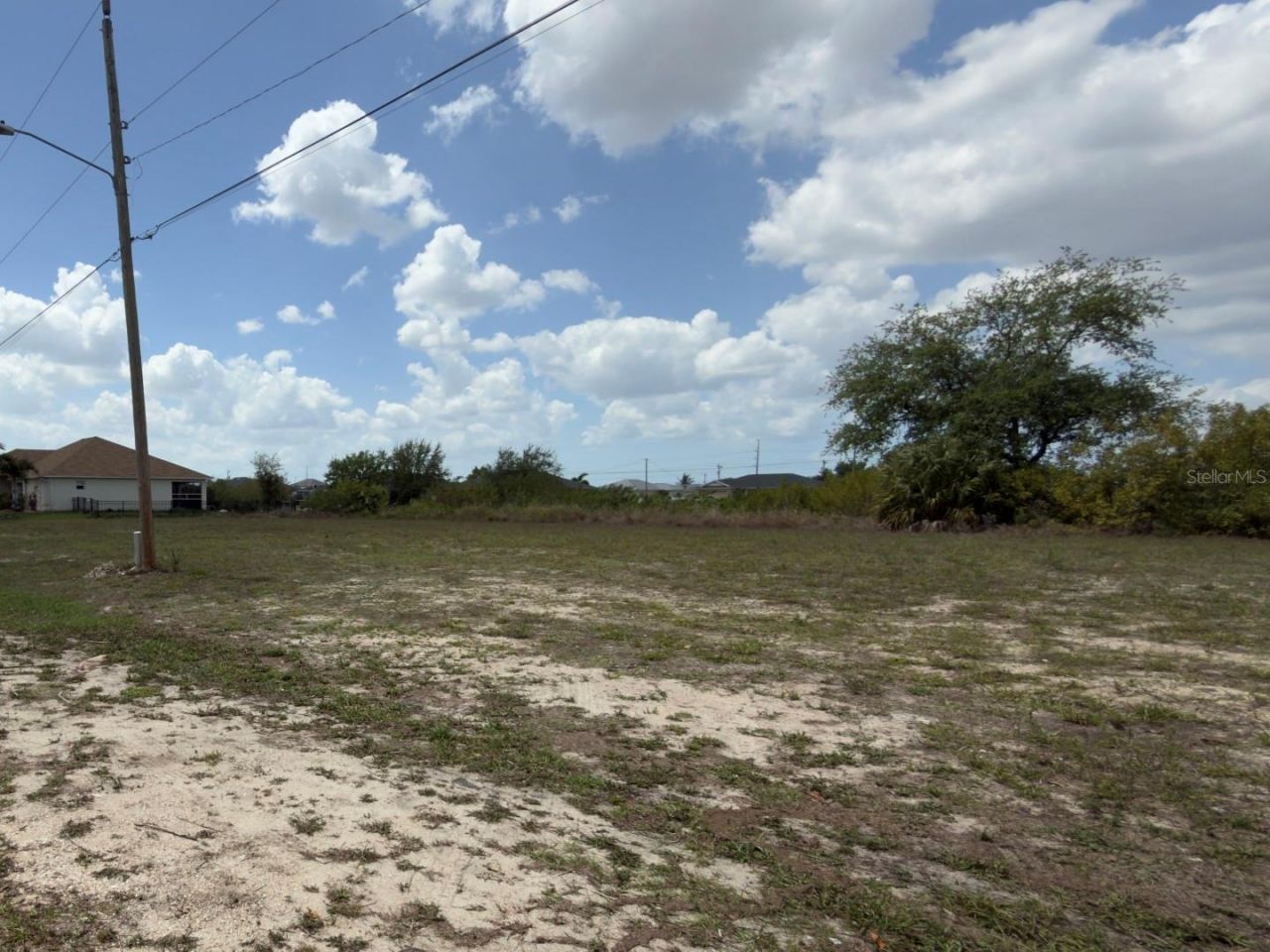 2206 NE 1st Place, Cape Coral, FL 33909 Photo