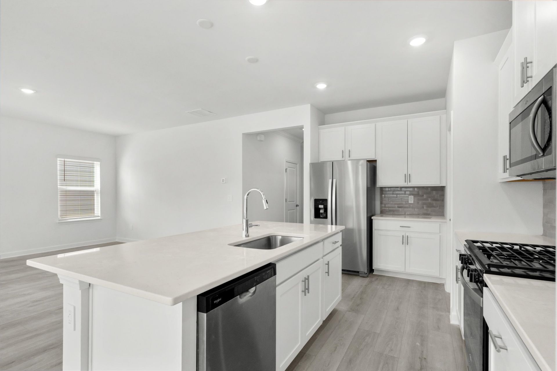 996 Lauryn Oak Loop Photo 8