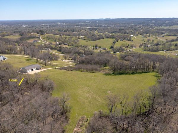 1690 Ramblewood Dr , Lewisburg, TN 37091