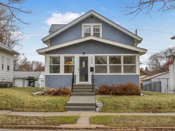 1055 Englewood Avenue, Saint Paul, MN 55104
