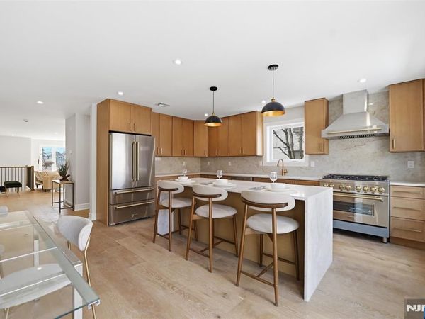 140B Weigands Lane, SECAUCUS, NJ 07094