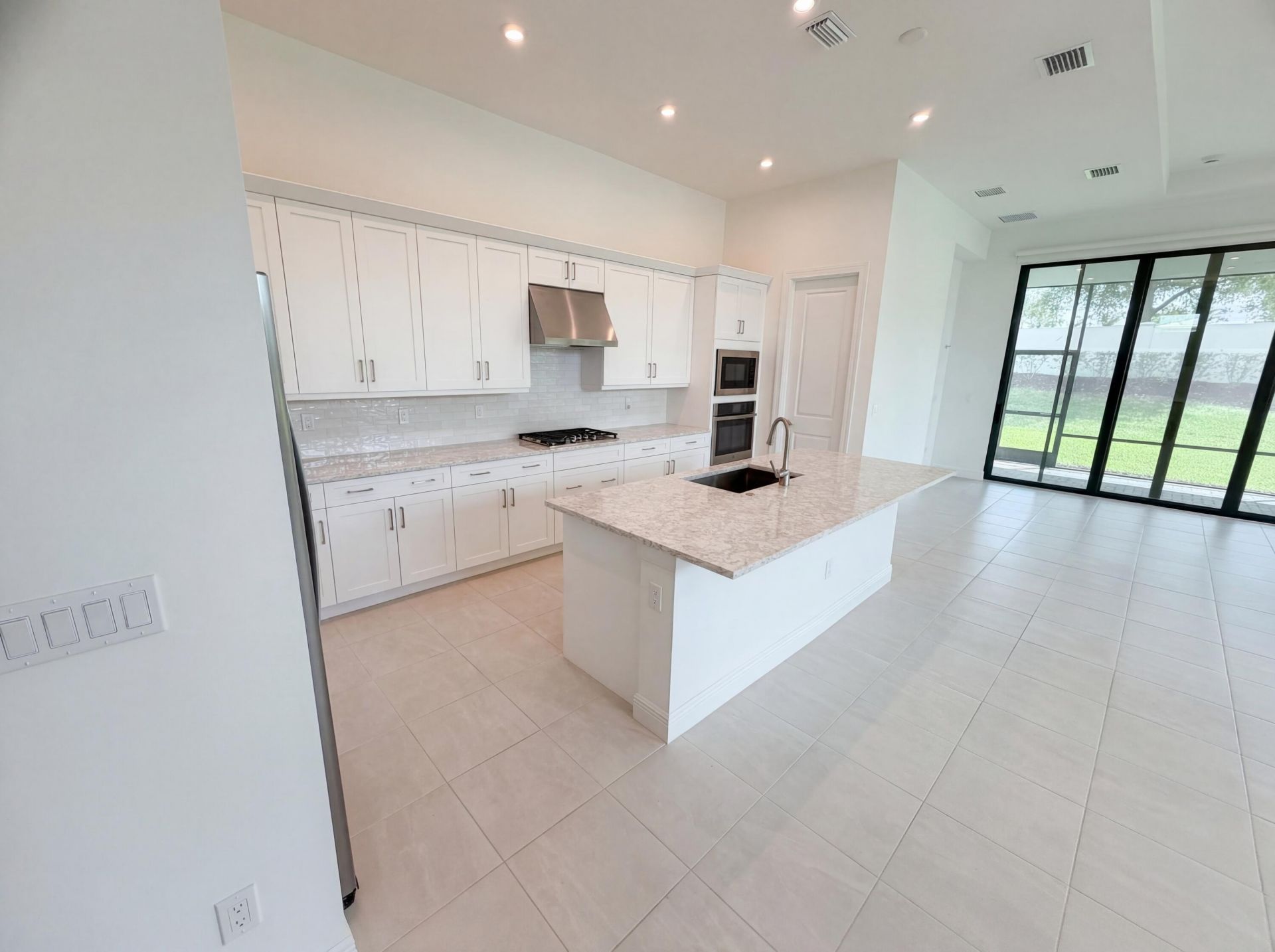 2744 SE Ashfield Drive, Port Saint Lucie, FL 34984 Photo