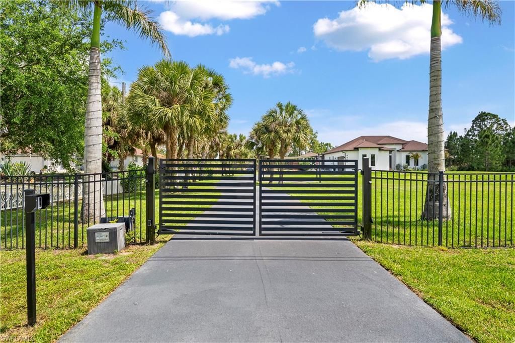 4498 8th St Ne, Naples, FL 34120 Photo